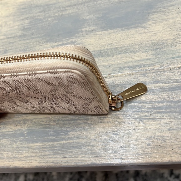 Wallet - Picture 3 of 4